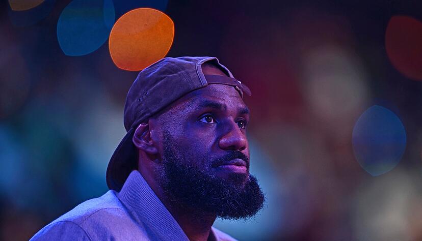 LeBron James hat Rückenschmerzen und verpasst den Saisonstart der NBA. (Archivfoto) LeBron James hat Rückenschmerzen und verpasst den Saisonstart der NBA. (Archivfoto)