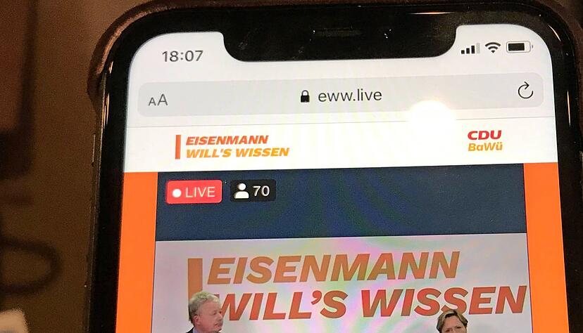 "Eisenmann will´s wissen." Unter diesem Motto stand der deutlich über 60 Minuten lange Chat von CDU-Spitzenkandidatin Susanne Eisenmann mit dem hiesigen Landtagsabgeordneten Arnulf von Eyb.
Foto: Yvonne Tscherwitschke "Eisenmann will´s wissen." Unter diesem Motto stand der deutlich über 60 Minuten lange Chat von CDU-Spitzenkandidatin Susanne Eisenmann mit dem hiesigen Landtagsabgeordneten Arnulf von Eyb.
Foto: Yvonne Tscherwitschke
