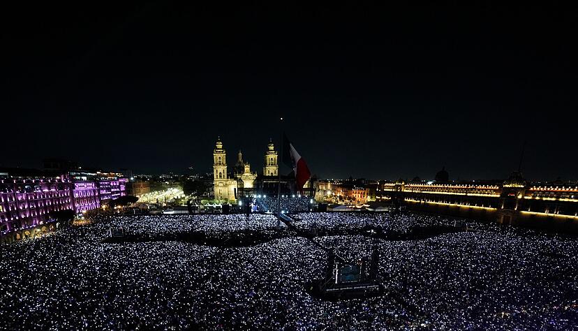 Shakira trat zum zweiten Mal nach 2007 auf dem gr&ouml;&szlig;ten Platz von Mexiko-Stadt auf.