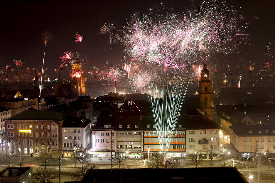 Bunt, laut und zuweilen auch etwas chaotisch ist Heilbronn in das neue Jahr 2026 gestartet. Bunt, laut und zuweilen auch etwas chaotisch ist Heilbronn in das neue Jahr 2026 gestartet.