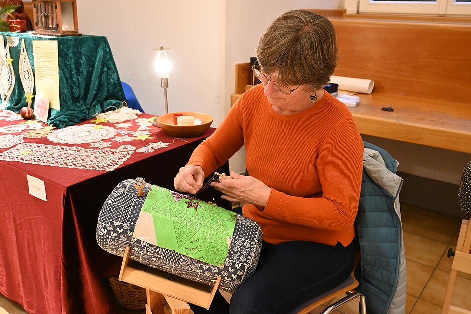 Auch altes Handwerk, wie etwa Klöppeln, wird hier vorgeführt. Auch altes Handwerk, wie etwa Klöppeln, wird hier vorgeführt.