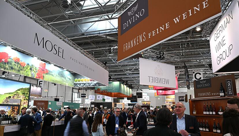 Auf der Weinmesse Prowein ist viel los.