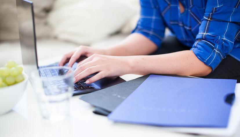 Mut zur L&uuml;cke: Phasen der Arbeitslosigkeit sollten Bewerberinnen und Bewerber nicht mit privaten Projekten, beruflicher Neuorientierung oder Selbstfindung kaschieren.