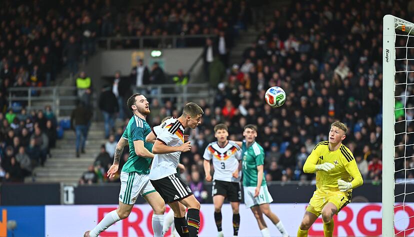 Nicol&ograve; Tresoldi (M) traf gegen Nordirland doppelt.