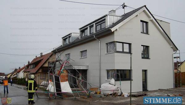 Sturm bläst Gerüst in Bad Wimpfen um Sturm bläst Gerüst in Bad Wimpfen um