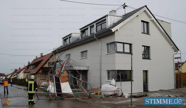 Sturm bläst Gerüst in Bad Wimpfen um Sturm bläst Gerüst in Bad Wimpfen um
