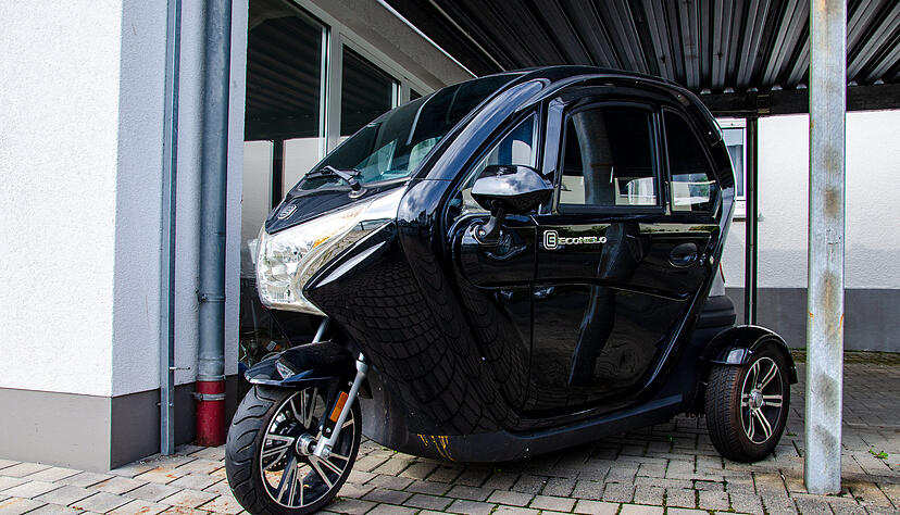 Ein dreir&auml;driger Kabinenroller von Econelo.