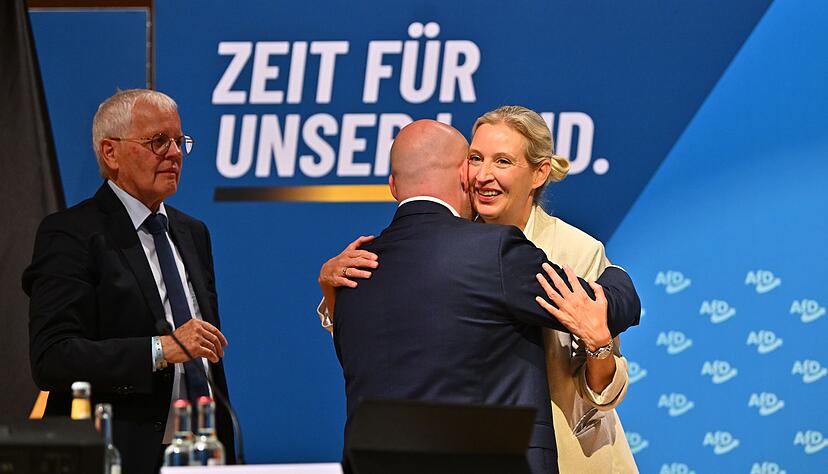 Der 34-Jährige gilt als enger Vertrauter von Bundeschefin Alice Weidel. Der 34-Jährige gilt als enger Vertrauter von Bundeschefin Alice Weidel.
