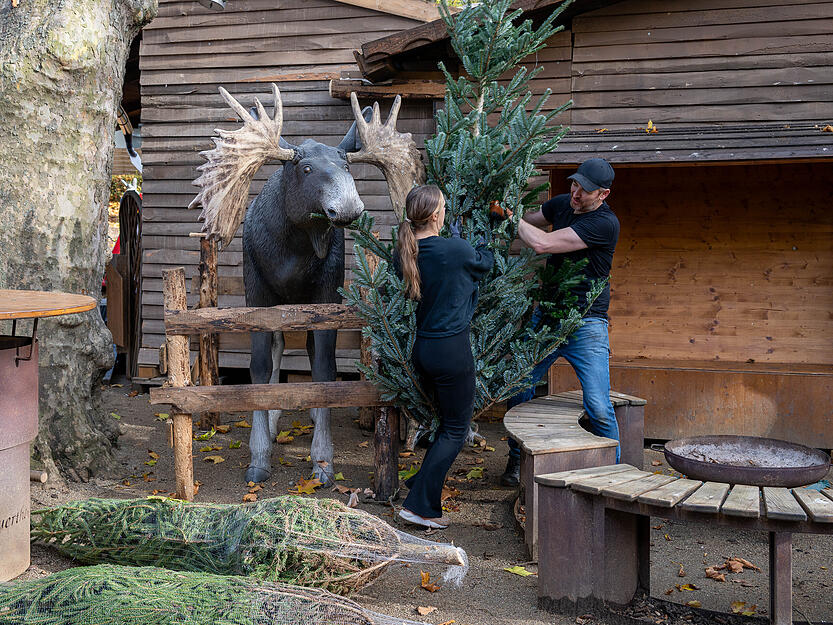Das Winterdorf-Team sorgt mit Leidenschaft für festliche Momente. Das Winterdorf-Team sorgt mit Leidenschaft für festliche Momente.