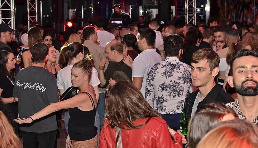 Mit dem Musikprogramm hatten die Veranstalter den Geschmack des Publikums getroffen: Zahlreiche Partygäste feierten in der Nacht von Samstag auf Sonntag ausgelassen 15 Jahre Stadtgalerie Heilbronn.