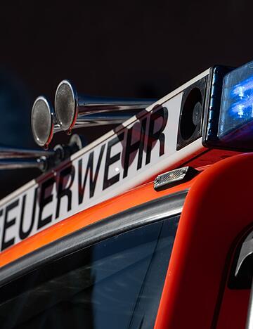 In Laudenbach brennt eine Sporthalle. (Symbolbild)