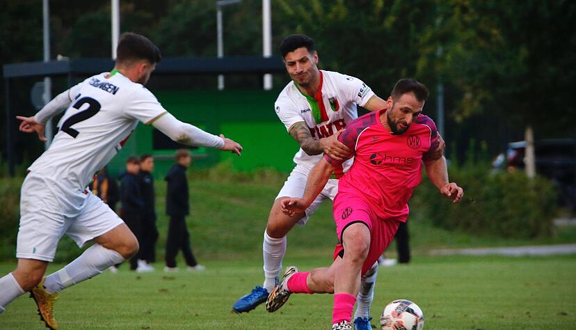 Hakan Kutlu ist beim Sieg seines VfR Heilbronn über den FC Esslingen kaum zu stoppen.