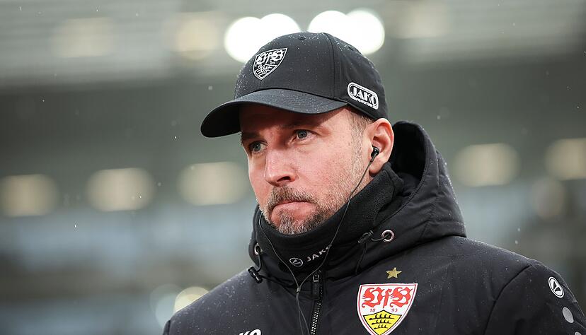 Trainer Sebastian Hoene&szlig; vom VfB Stuttgart.