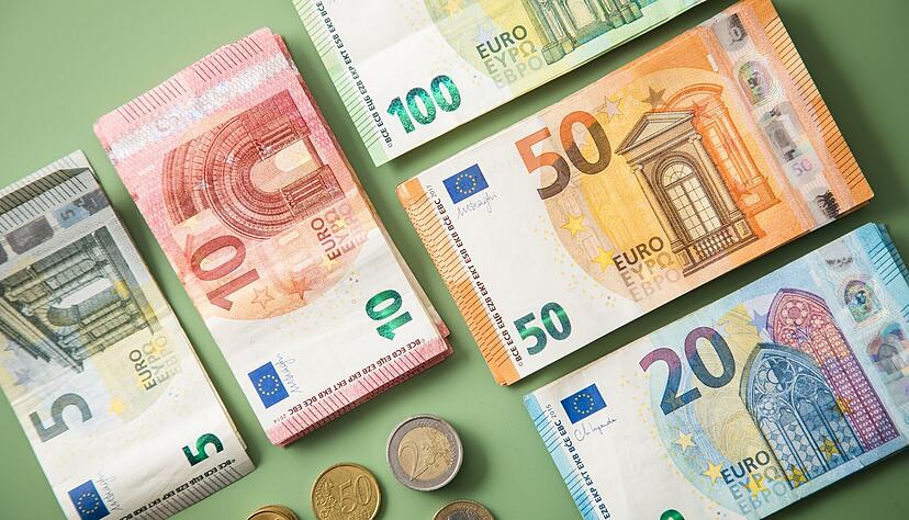 Die Bundesrepublik soll nach den Plänen von CDU/CSU und SPD Schulden in Milliardenhöhe machen. Ein Finanzexperte erklärt, was das bedeutet. Die Bundesrepublik soll nach den Plänen von CDU/CSU und SPD Schulden in Milliardenhöhe machen. Ein Finanzexperte erklärt, was das bedeutet.