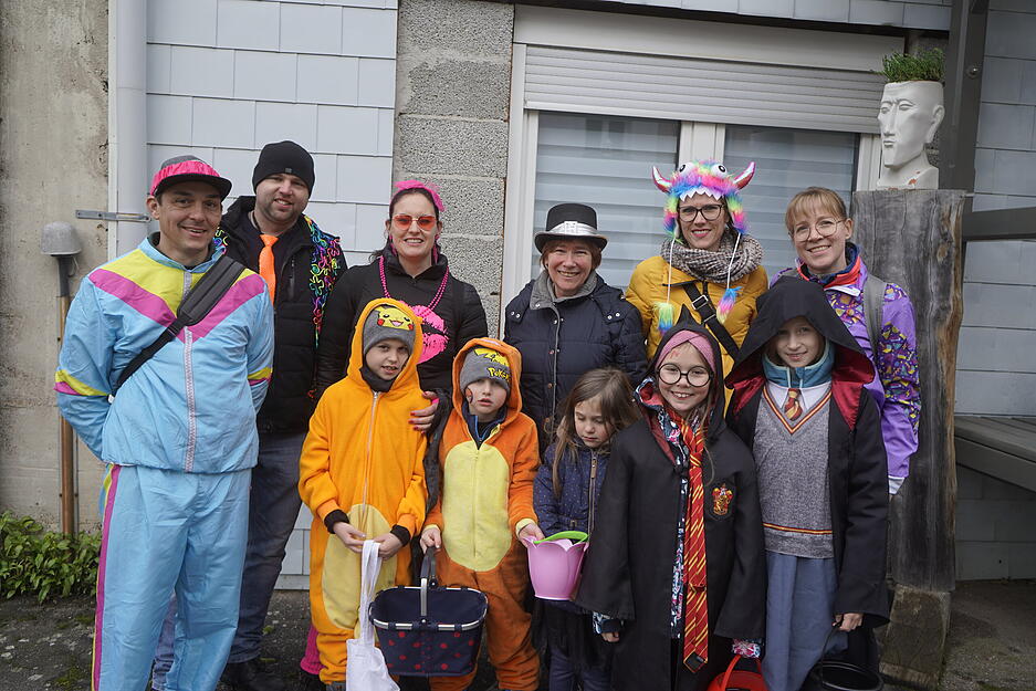 Während in Neckarsulm-Dahenfeld der wohl kleinste Umzug startete, wurde in Ellhofen einer der größten der Region gefeiert. Während in Neckarsulm-Dahenfeld der wohl kleinste Umzug startete, wurde in Ellhofen einer der größten der Region gefeiert.