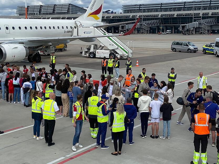 EM 2024: Dänemark landet am Flughafen Stuttgart