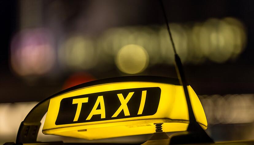 Werden Fahrten mit dem Taxi bald teurer? Die hohen Spritpreise treffen auch die Unternehmen in der Region.