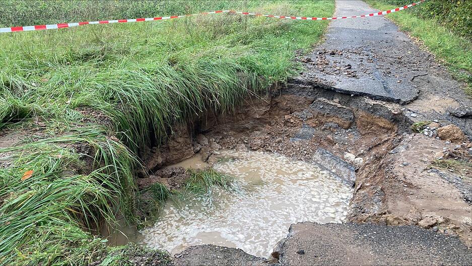 Unterspülter Weg bei Erlenbach-Binswangen.