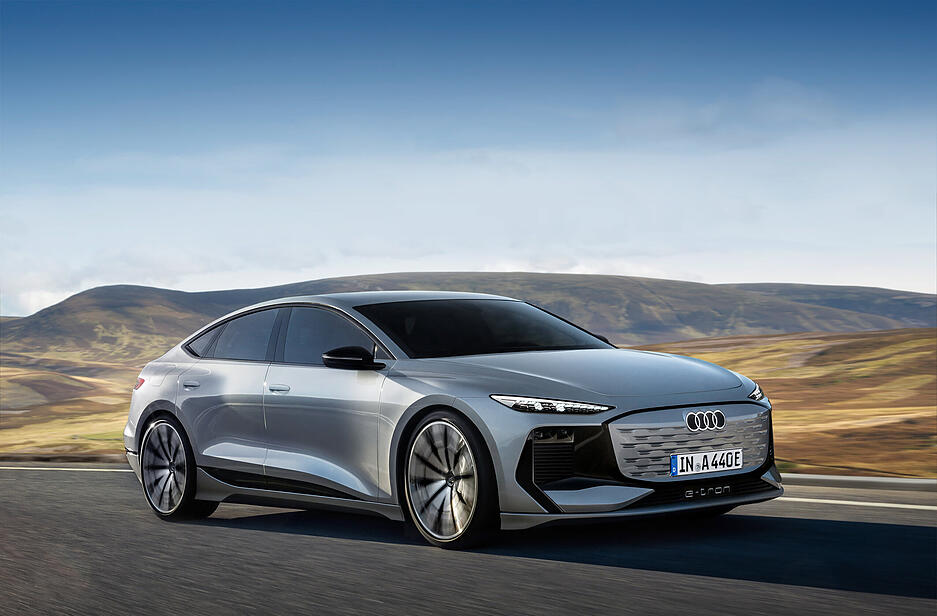 2028 soll der A4 E-Tron in der gehobenen Mittelklasse an den Start gehen. Ihn soll es neben der gezeigten Limousine auch als Kombi geben.