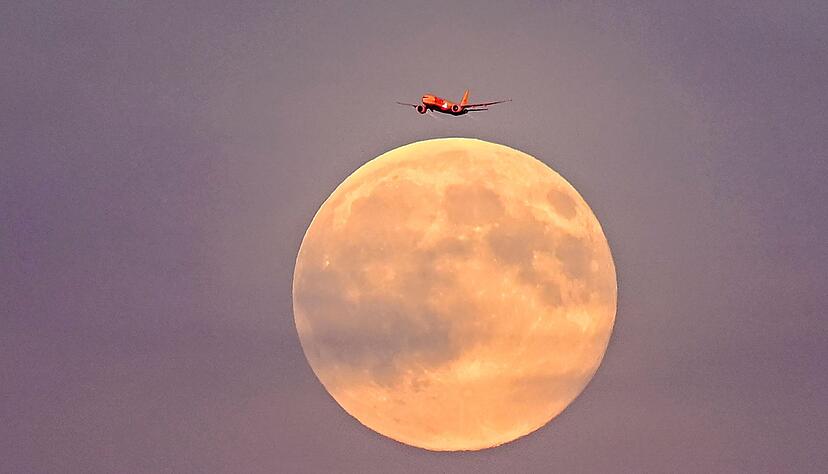 Der sogenannte Supermond ist der größte Vollmond des Jahres. Der sogenannte Supermond ist der größte Vollmond des Jahres.
