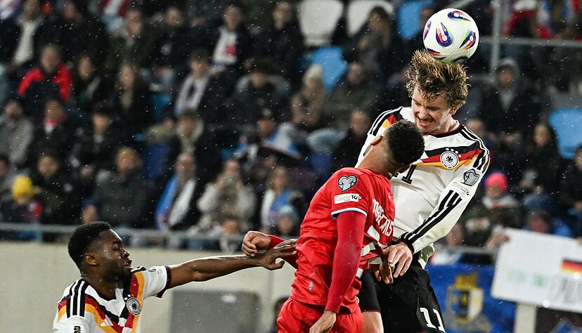 Kopfballstark mit 1,98 Metern: Torjäger Woltemade. Kopfballstark mit 1,98 Metern: Torjäger Woltemade.