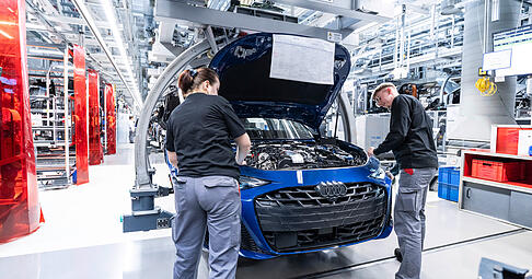 Audi hat im Krisenjahr 2025 im VW-Konzern Gewinn erzielt. Betriebsr&auml;te fordern deshalb eine zus&auml;tzliche Pr&auml;mie f&uuml;r die Belegschaft.