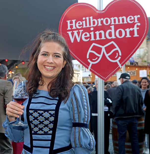 Das Heilbronner Weindorf ist am Donnerstagabend feierlich eröffnet worden. Über zehn Tage werden tausende Besucher in der Innenstadt erwartet.