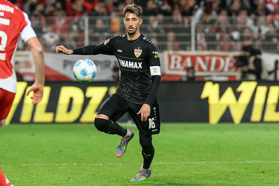 Atakan Karazor: Schaffte es nicht das wilde Hin und Her in der ersten Halbzeit zu beruhigen. Bei Standards auch nicht immer nah am Mann. Nach vorne das Spiel gut geordnet. In der zweiten Halbzeit stabil. Note: 3