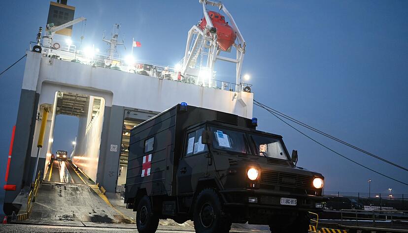 Ziel der Truppenbewegungen ist der Truppenübungsplatz Bergen in Niedersachsen. Ziel der Truppenbewegungen ist der Truppenübungsplatz Bergen in Niedersachsen.