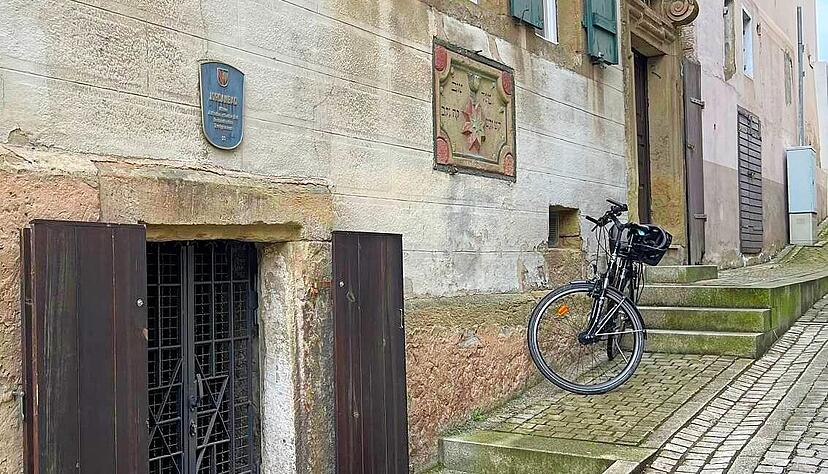 Bei Führungen geht Reinhard Ihle, Vorsitzender der Heimatfreunde Eppingen, immer auch zur Mikwe in der Küfergasse. Sie ist ein wichtiges Kulturgut, ein Zeugnis der Stadtgeschichte. Bei Führungen geht Reinhard Ihle, Vorsitzender der Heimatfreunde Eppingen, immer auch zur Mikwe in der Küfergasse. Sie ist ein wichtiges Kulturgut, ein Zeugnis der Stadtgeschichte.