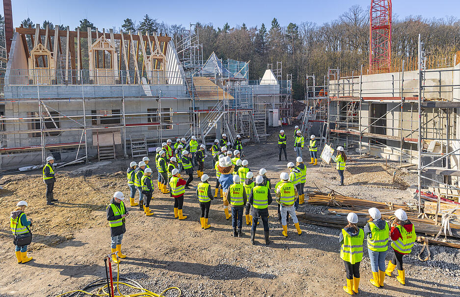 Auf dem Gelände nahe dem Wildparadies entsteht ein moderner Wellnessbereich. Auf dem Gelände nahe dem Wildparadies entsteht ein moderner Wellnessbereich.
