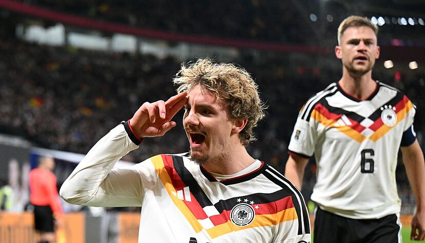 Die Sportfachh&auml;ndler wollen im WM-Jahr wieder m&ouml;glichst viele Trikots der DFB-Elf verkaufen. (Archivbild)