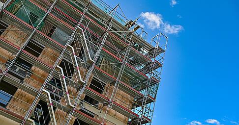 Den Bau von 400.000 Wohnungen j&auml;hrlich hat sich die Politik zum Ziel gesetzt, 2026 werden es voraussichtlich nicht einmal 200.000 sein.