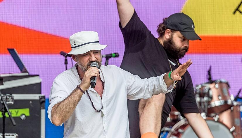 Mirko Alexander Bogojevic, alias Das Bo, hier bei der Er&ouml;ffnung des Hamburger Kultursommers, wird Ende Juli auch beim Festival &bdquo;Haigern Live!&ldquo; zwischen Flein und Talheim rappen.