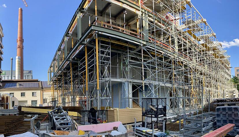 Das neue Gebäude der Campus Founders auf dem Heilbronner Bildungscampus nimmt Gestalt an.
Fotos: Christian Gleichauf Das neue Gebäude der Campus Founders auf dem Heilbronner Bildungscampus nimmt Gestalt an.
Fotos: Christian Gleichauf