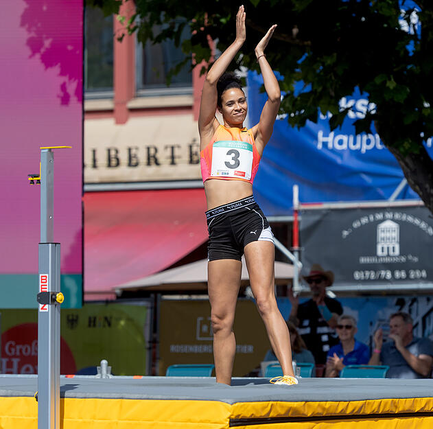 Hochsprung Heilbronn: Wettbewerb der Frauen. Hochsprung Heilbronn: Wettbewerb der Frauen.