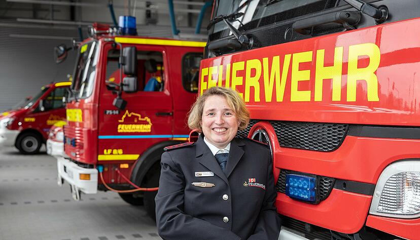 Stephanie Göttert ist die Frauensprecherin des Kreisfeuerwehrverbands Heilbronn und möchte mehr weibliche Einsatzkräfte für die Feuerwehren gewinnen. Ein schwieriges Unterfangen, wie die Hauptfeuerwehrfrau aus Untergruppenbach weiß. Foto: Andreas Veigel Stephanie Göttert ist die Frauensprecherin des Kreisfeuerwehrverbands Heilbronn und möchte mehr weibliche Einsatzkräfte für die Feuerwehren gewinnen. Ein schwieriges Unterfangen, wie die Hauptfeuerwehrfrau aus Untergruppenbach weiß. Foto: Andreas Veigel