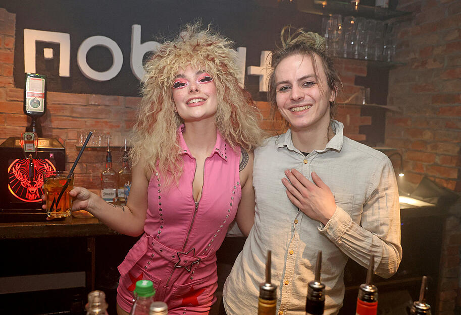 Zu früherer Stunde: Feiernde bei der Early Bird Party im Mobilat Zu früherer Stunde: Feiernde bei der Early Bird Party im Mobilat