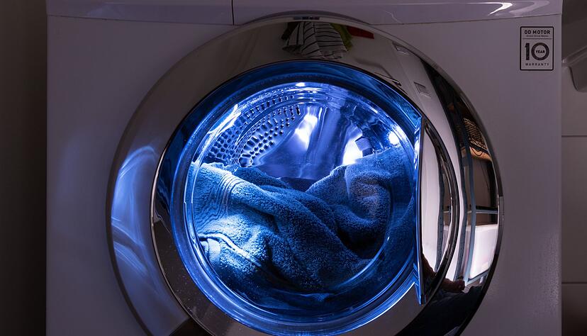 Die Stiftung Warentest hat Frontlader und Toplader in einer umfassenden Untersuchung getestet, um die besten Waschmaschinen in Bezug auf Waschleistung, Handhabung und Umweltfreundlichkeit zu ermitteln. Die Stiftung Warentest hat Frontlader und Toplader in einer umfassenden Untersuchung getestet, um die besten Waschmaschinen in Bezug auf Waschleistung, Handhabung und Umweltfreundlichkeit zu ermitteln.