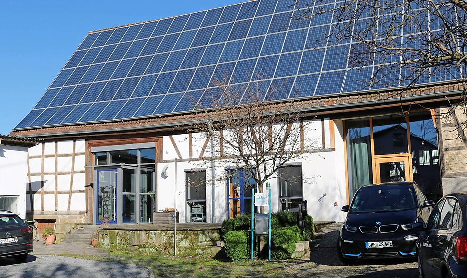 Mit der Büroscheune in Obermaßholderbach wird der Umbau einer ortsbildprägenden Scheune zu Büroräumen gewürdigt. Bauherr: Roland Steinbach. Architekt: steinbach bernhardt architekten und Tobias Finckh, Öhringen.