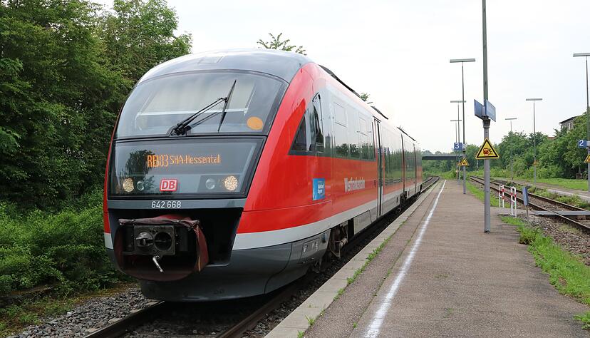 Bahnhof Waldenburg: Treffen sich hier irgendwann Hohenlohebahn und Kochertalbahn?