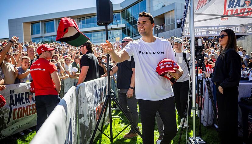 Charlie Kirk wurde erschossen - ein Tatverdächtiger ist gefasst. (Archivbild) Charlie Kirk wurde erschossen - ein Tatverdächtiger ist gefasst. (Archivbild)