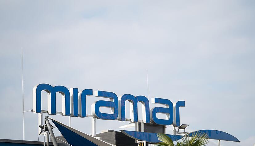 Das Erlebnisbad &laquo;Miramar&raquo; in Weinheim (Rhein-Neckar-Kreis) will nach dem Millionenbrand Ende 2024 die Therme im Sommer wieder &ouml;ffnen. (Archivbild)