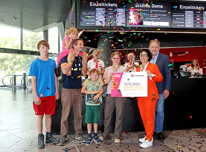 Millionste Besucher in der Experimenta Millionste Besucher in der Experimenta