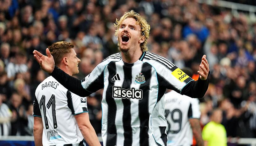 Nick Woltemade feiert mit Newcastle United den Sieg gegen Benfica Lissabon Nick Woltemade feiert mit Newcastle United den Sieg gegen Benfica Lissabon