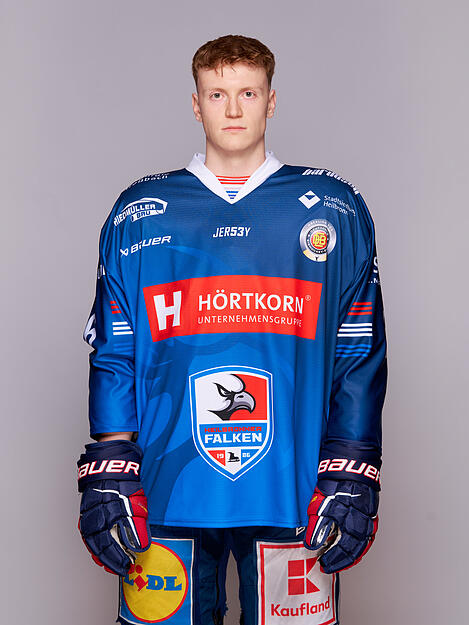 #6 Michael Brunner, Verteidiger

Ein junger Mann mit Entwicklungspotenzial. Der 20-Jährige ist aus der Oberliga Nord von der EG Diez-Limburg nach Heilbronn gekommen, hat davor auch schon für Passau in der Oberliga Süd erste Erfahrungen gesammelt. Hat sich von Jahr zu Jahr gesteigert.