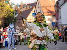 F&uuml;r die Sicherheit nutzt die Polizei Heilbronn eine Drohne am Talheimer Faschingsumzug.