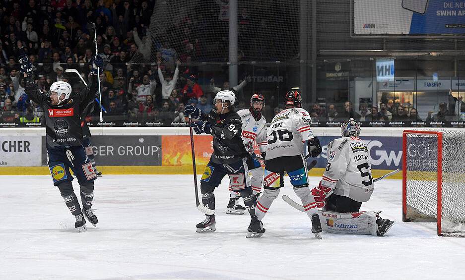 Das Spiel zwischen den Heilbronner Falken und den Memmingen Indians am Freitag war das erste der Viertelfinalserie. Das Spiel zwischen den Heilbronner Falken und den Memmingen Indians am Freitag war das erste der Viertelfinalserie.