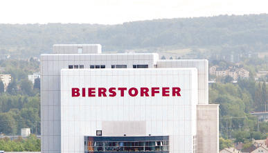 Der österreichische Möbelriese XXXLutz hat das traditionsreiche Einrichtungshaus Bierstorfer an der Böckinger Möbelmeile sowie die Filiale in Ludwigsburg gekauft. Der Betrieb wird weitergeführt. (Foto: Andreas Veigel) Der österreichische Möbelriese XXXLutz hat das traditionsreiche Einrichtungshaus Bierstorfer an der Böckinger Möbelmeile sowie die Filiale in Ludwigsburg gekauft. Der Betrieb wird weitergeführt. (Foto: Andreas Veigel)