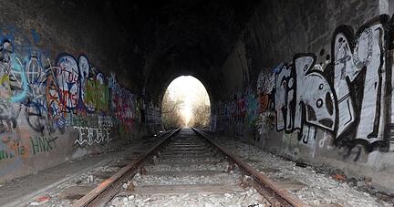 Der Lerchenbergtunnel ist seit Jahren unbenutzt.